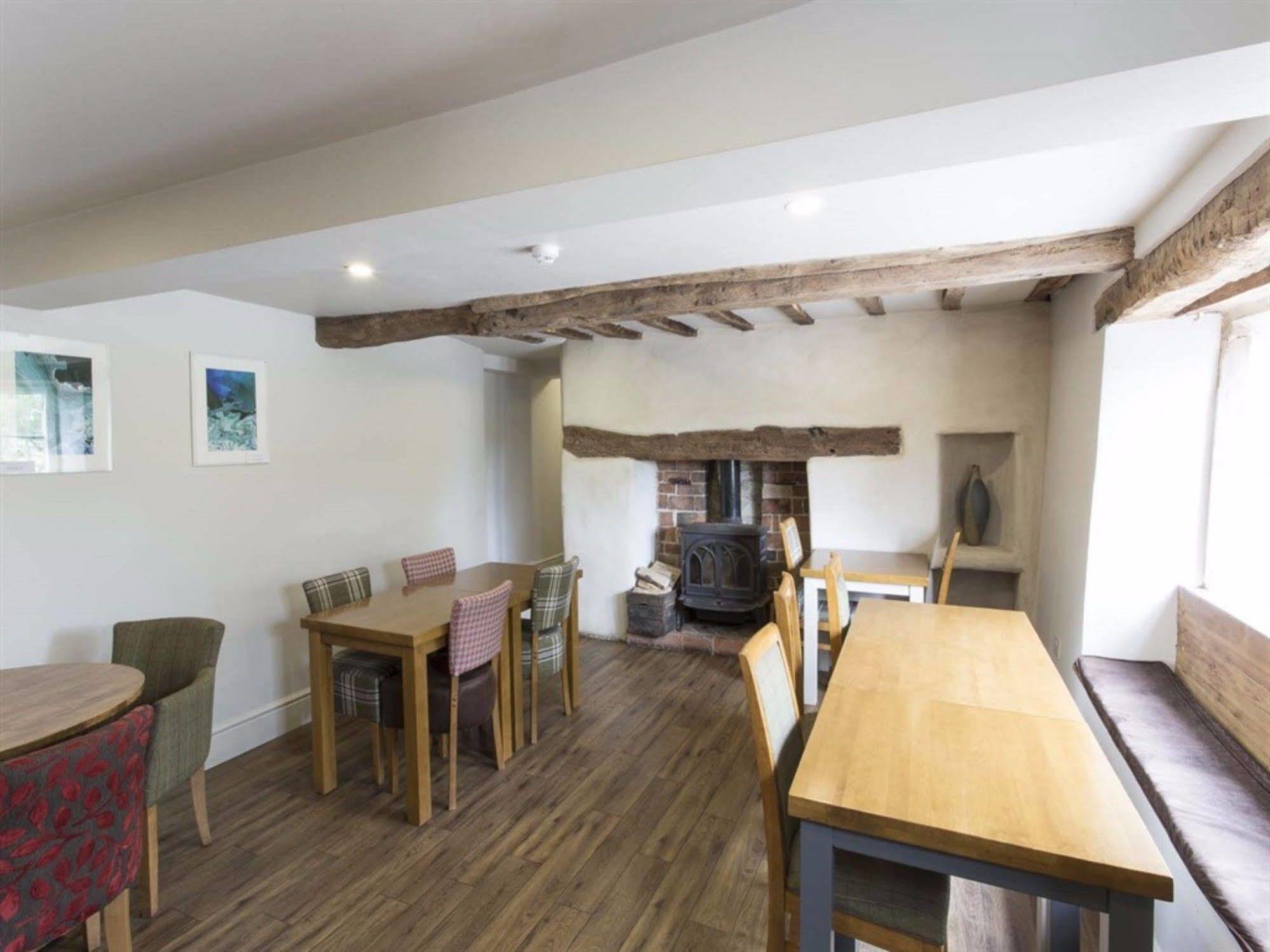 The Bell Inn Stroud  Bagian luar foto